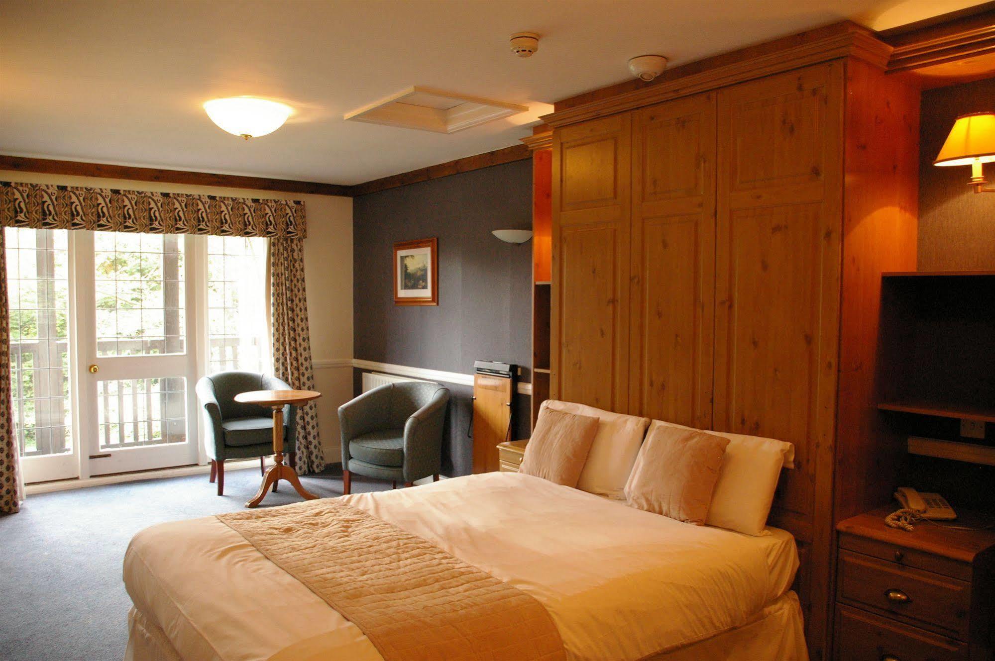 Farnham House Hotel Exterior foto